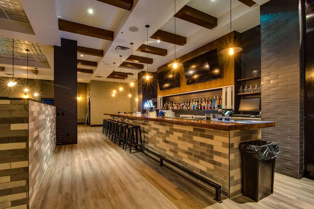 Peavine Inn & Suites High Prairie Restaurant photo