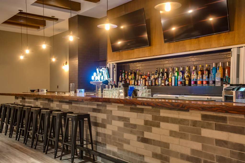 Peavine Inn & Suites High Prairie Restaurant photo